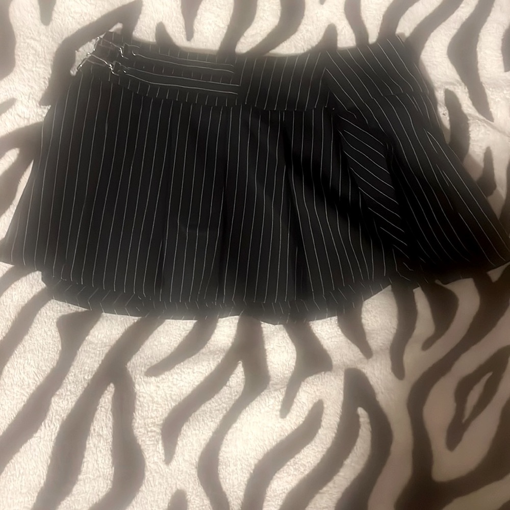 black skirt